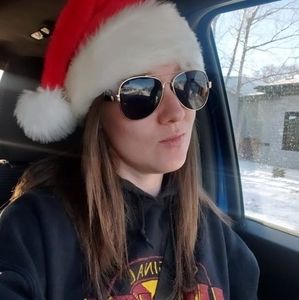 Meet your Posher, Alicia